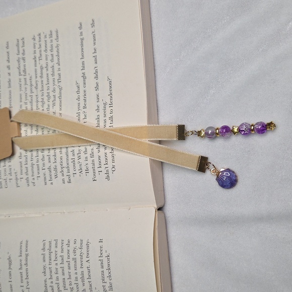 Handmade Cream Velvet Ribbon Purple Beaded Bookmark Purple Seashell Charm Gift - Picture 3 of 5